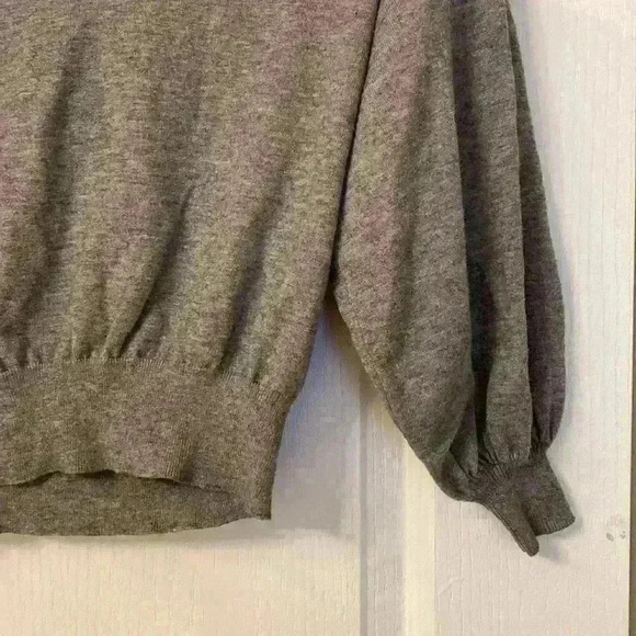 Line + Dot V-neck Sweater - Picture 2 of 5